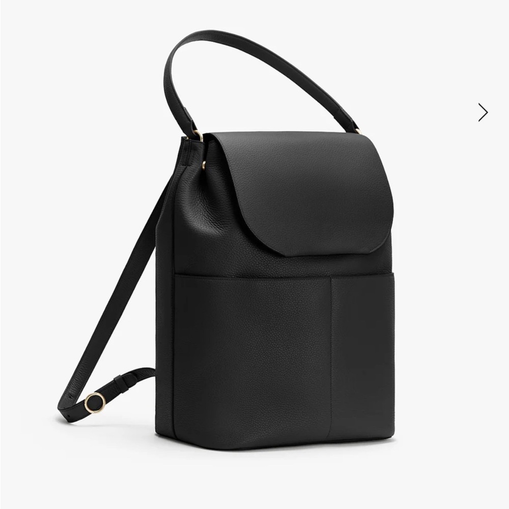 Cuyana Women's Leather Backpack / Black Pebbled Leather / Great condition